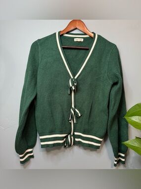 Main Strip Green & White Bow Tie Striped Cardigan Sweater. Women’s Medium